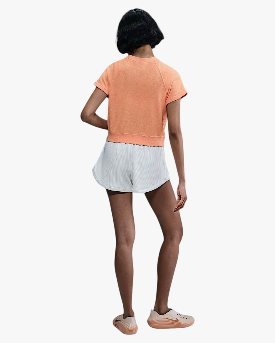 Top Nike de felpa francesa de manga corta para mujer