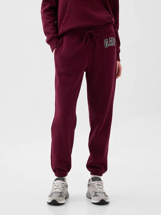 Conjunto Gap Guinda para mujer
